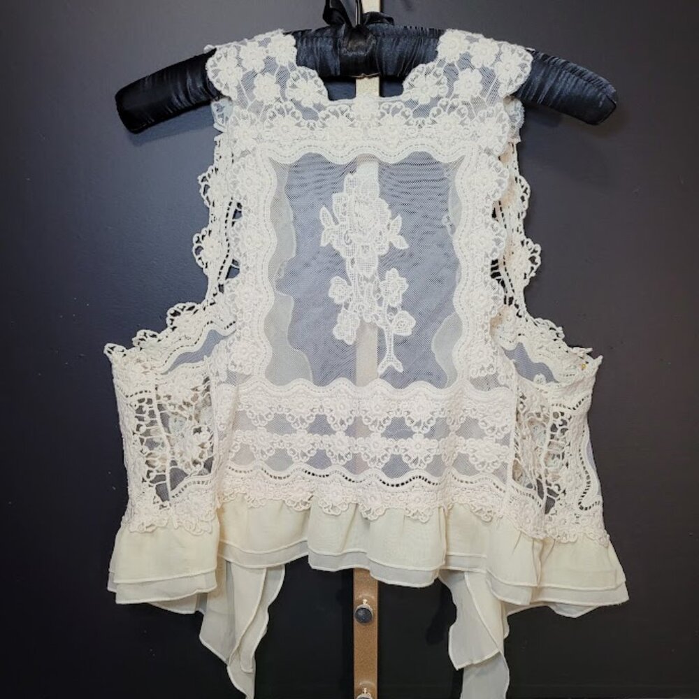 Umgee Women's Boho Style Lace Ruffle Crop Vest S/M - Picture 7 of 10